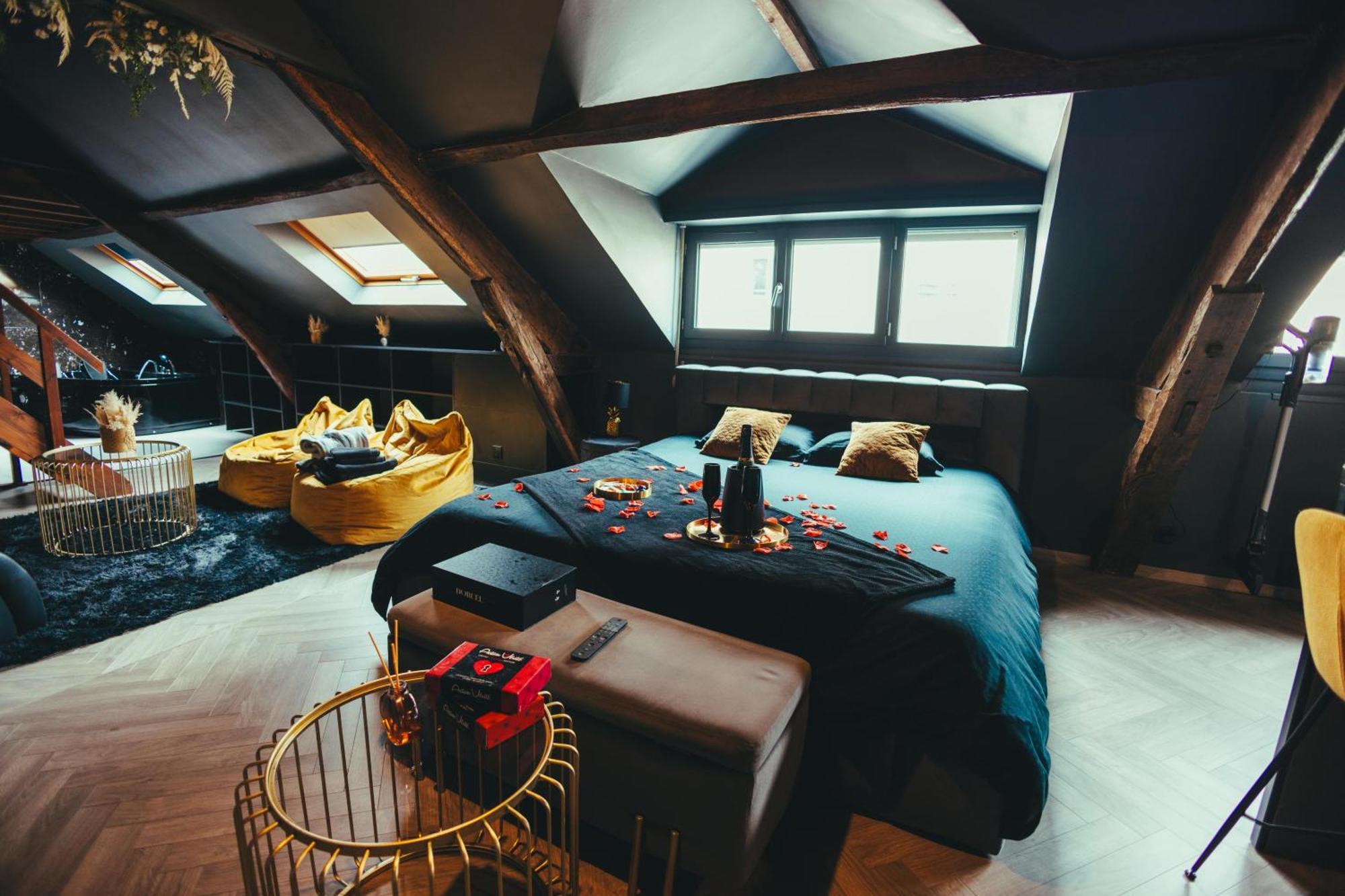 La Marble Room - Suite Balneo & Sauna Angers Esterno foto