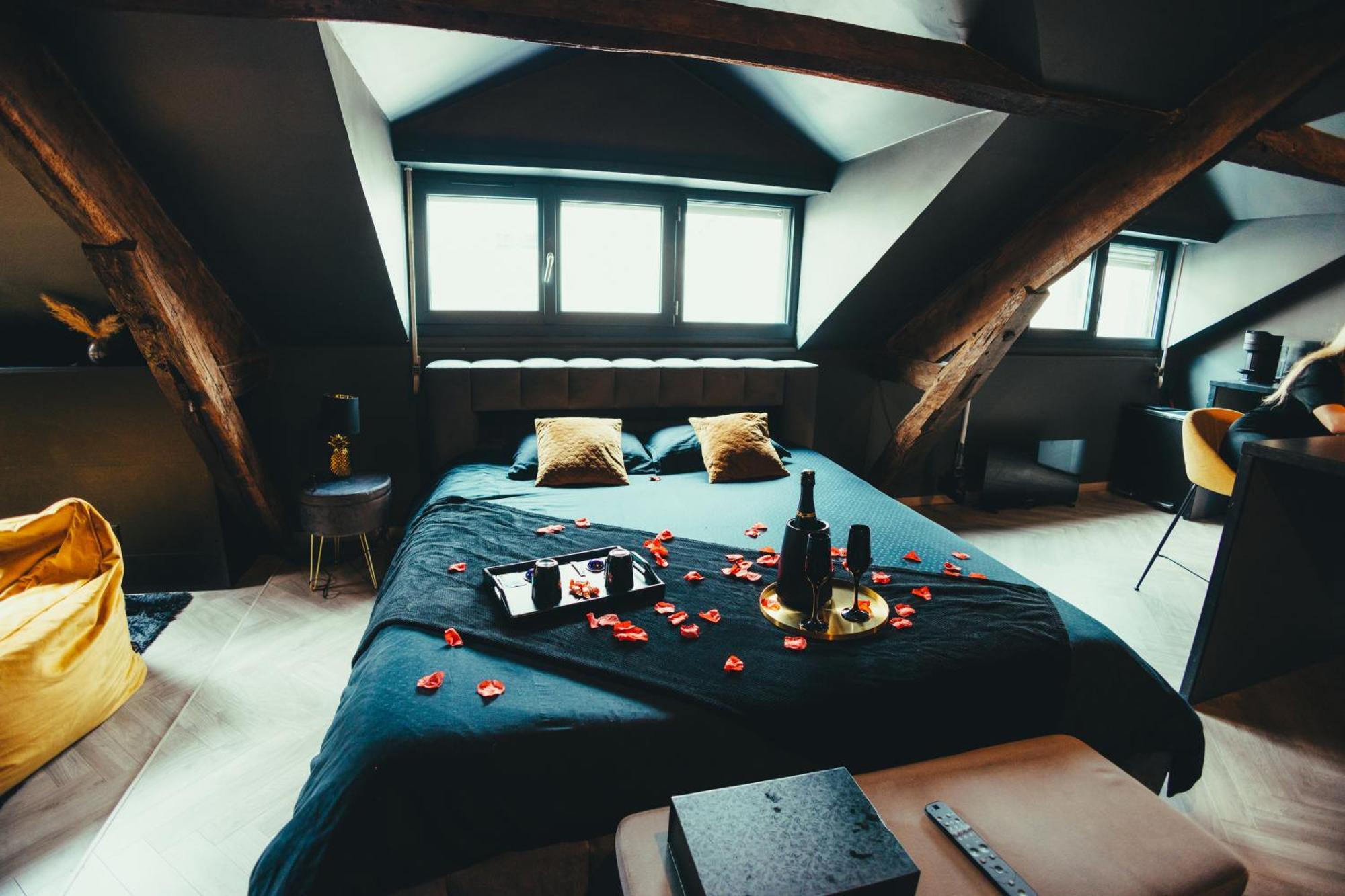 La Marble Room - Suite Balneo & Sauna Angers Esterno foto