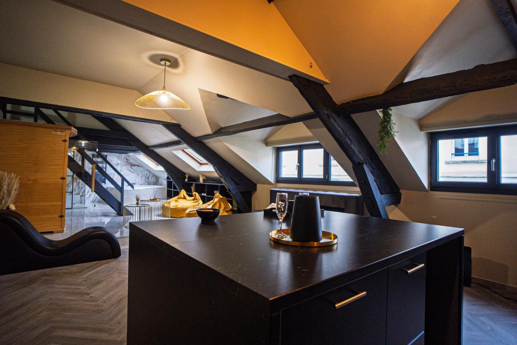 La Marble Room - Suite Balneo & Sauna Angers Esterno foto